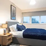 2 Bedroom Modern Apartment In Manchester